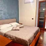De Lux\'S Home
