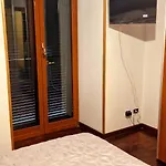 De Lux\'S Home