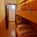 De Lux\'S Home
